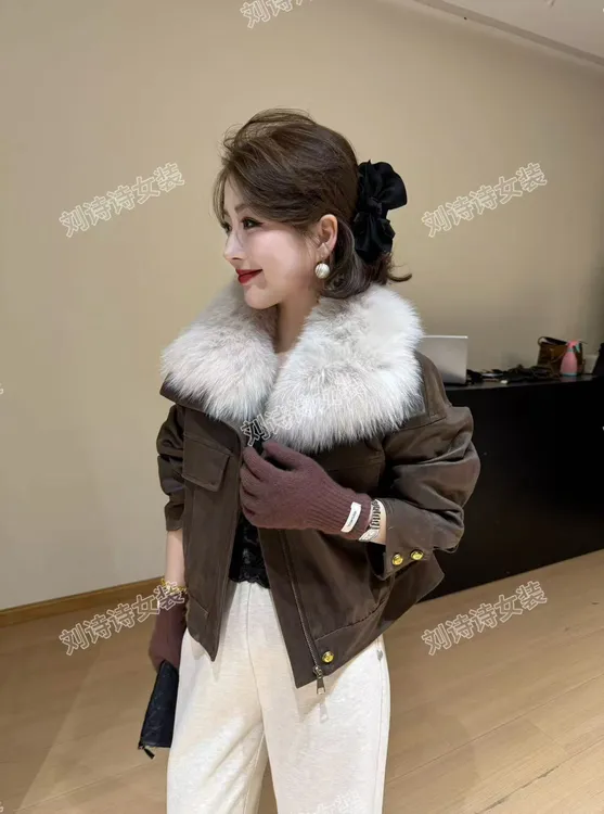 1107【英伦风度】诗诗家2025冬季可拆卸毛领狐狸毛加厚防风皮羽绒服