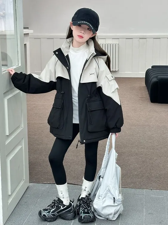 女童春秋冲锋衣外套2025新款时尚女孩春季大口袋拼色收腰派克服潮