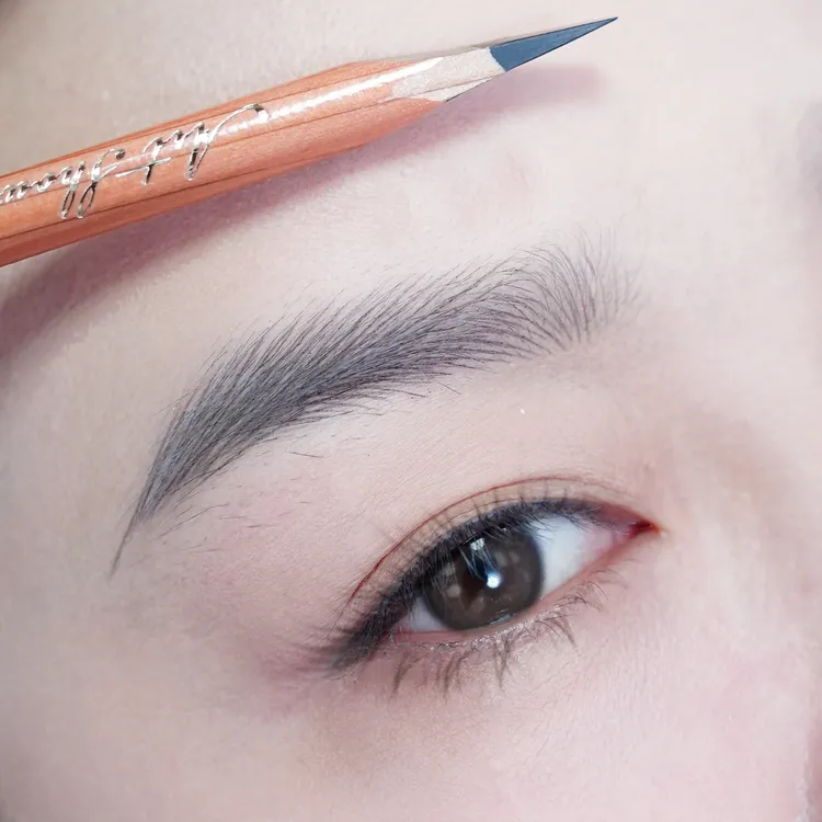 【自用】艾图秀化妆师防水防汗野生眉笔线条设计根根分明纹绣师眉笔