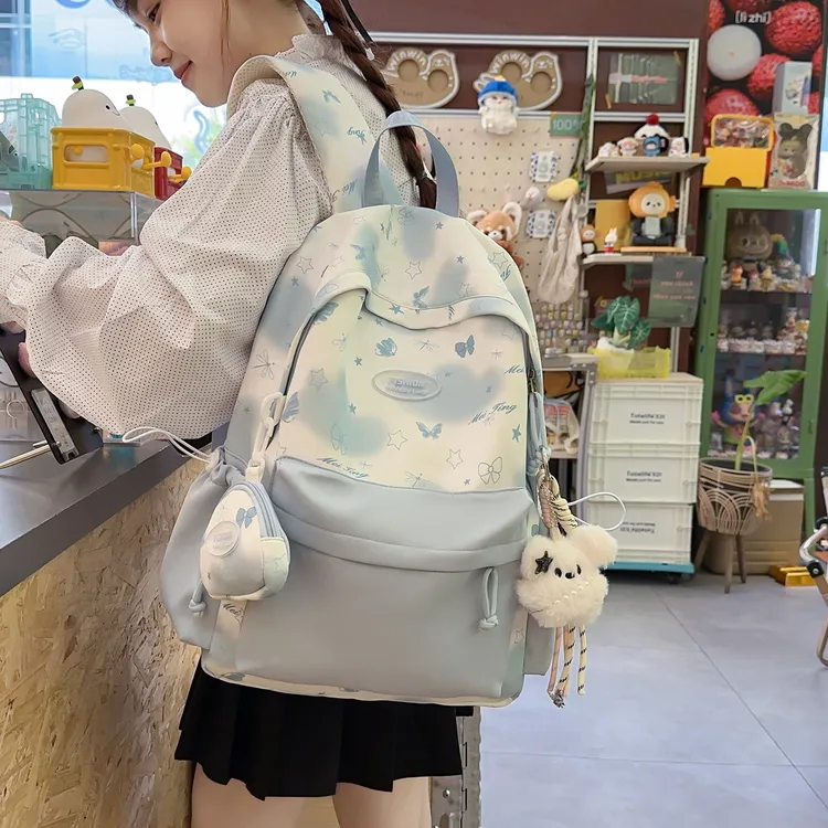 2025新款初中女生书包ins小众大容量轻便旅行双肩包书包女高中生