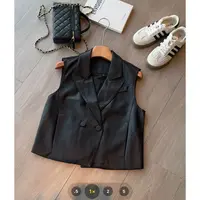 【萍萍推荐】早秋气质翻领手工走线系扣百搭无袖坎肩时尚短款皮马