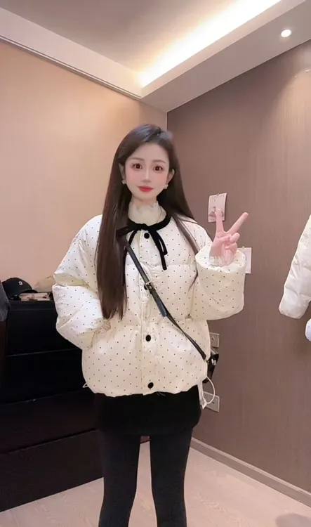 韩系波点圆领撞色羽绒服-2630