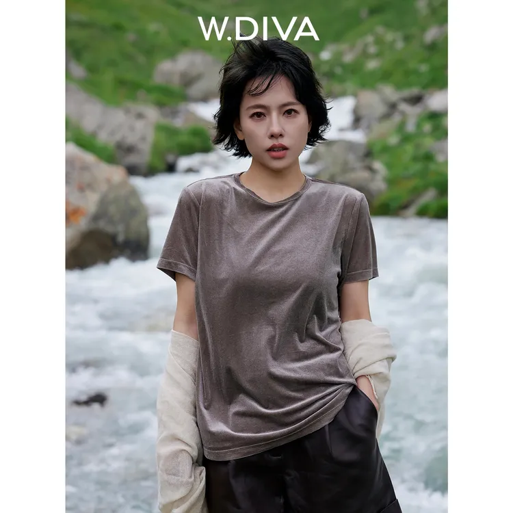 W.Diva【柔光T】进口弹力丝绒短袖复古正肩圆领T恤慵懒风52T212491