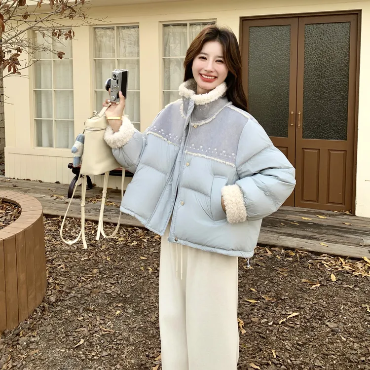 韩系刺绣羊羔毛拼接羽绒服女冬2025新款小个子短款减龄白鸭绒外套