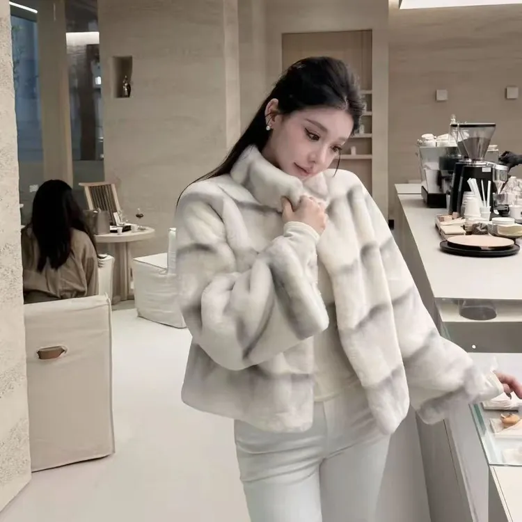 雪山晕染仿獭免毛毛双色渐变手工渲染高级感宽松外套女短款立领冬