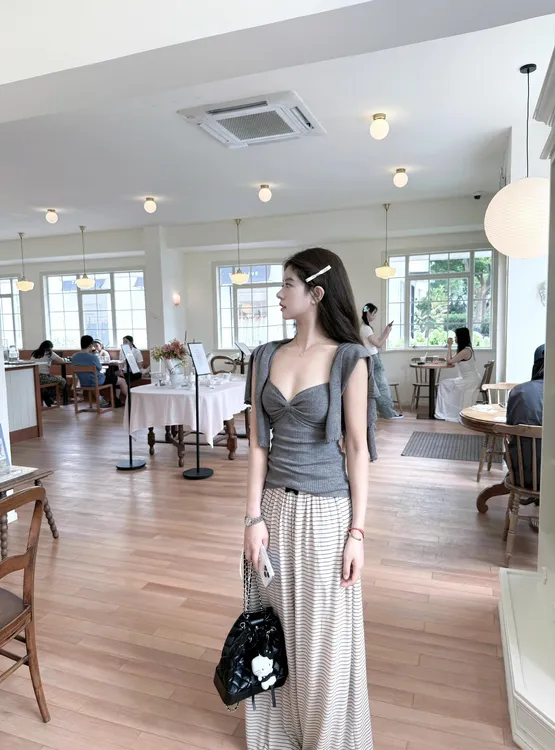 夏季新款纯欲慵懒风女装修身收腰抹胸薄款气质开衫宽松阔腿裤套装