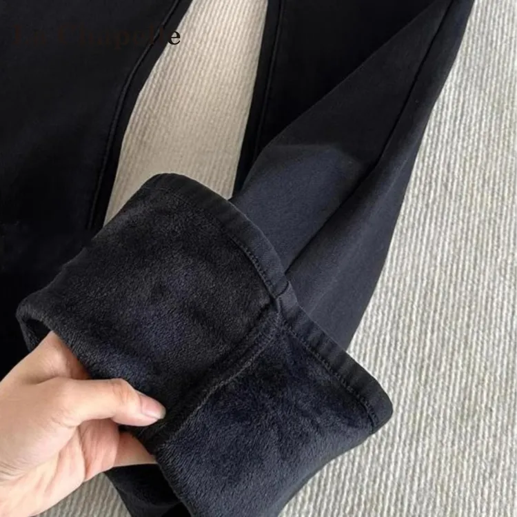 拉夏贝尔黑色加绒微喇牛仔裤女2025年新款秋冬高腰显瘦减龄喇叭裤
