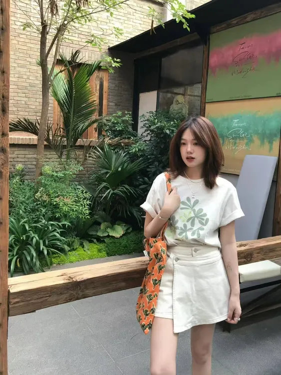 2025春夏新款韩系简约设计果实印花短袖T恤高腰牛仔裙裤两件套装