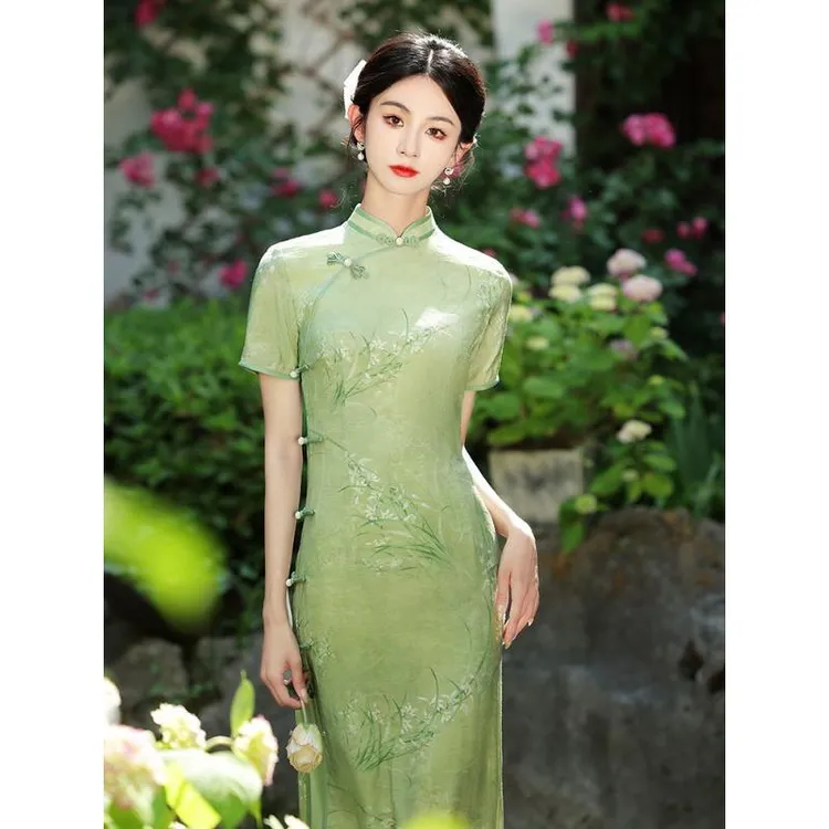 绿色旗袍2025年新款夏季年轻款气质优雅复古国风改良显瘦连衣裙女