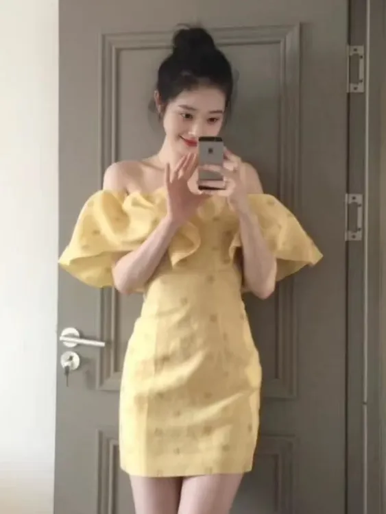 出席重要场合的裙子生日裙子高级感订婚礼服宴会一字肩抹胸连衣裙