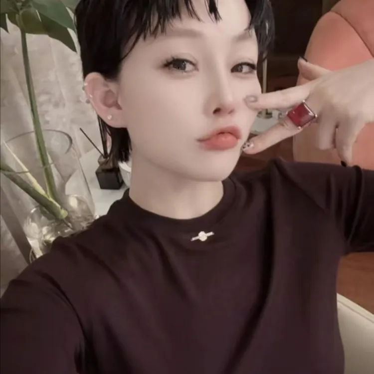 JING2025秋季新款25113女装圆领长袖T恤衫女士纯色百搭休闲上衣