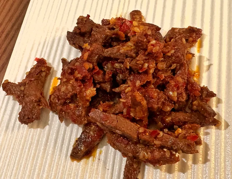 香噜噜的香辣牛肉 松软入味 香而不腻解馋休闲小零食 210g