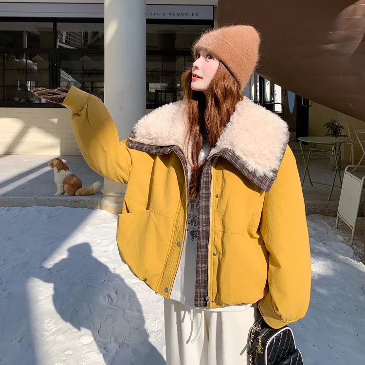 黄色羊羔毛拼接翻领羽绒服女2026冬季新款时尚短款加厚设计感外套