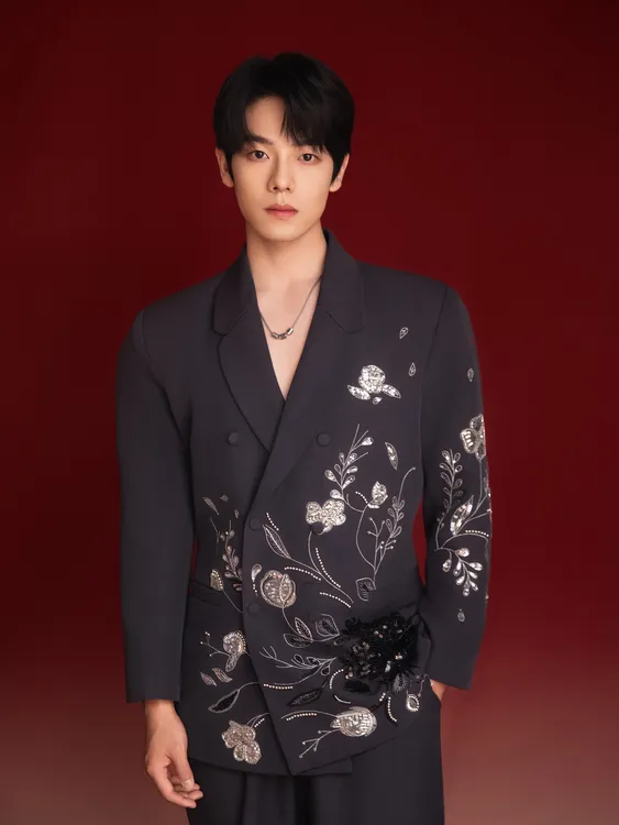 曾辉明星同款灰色重工珠片绣花西装男商务休闲高级感痞帅秋冬西服