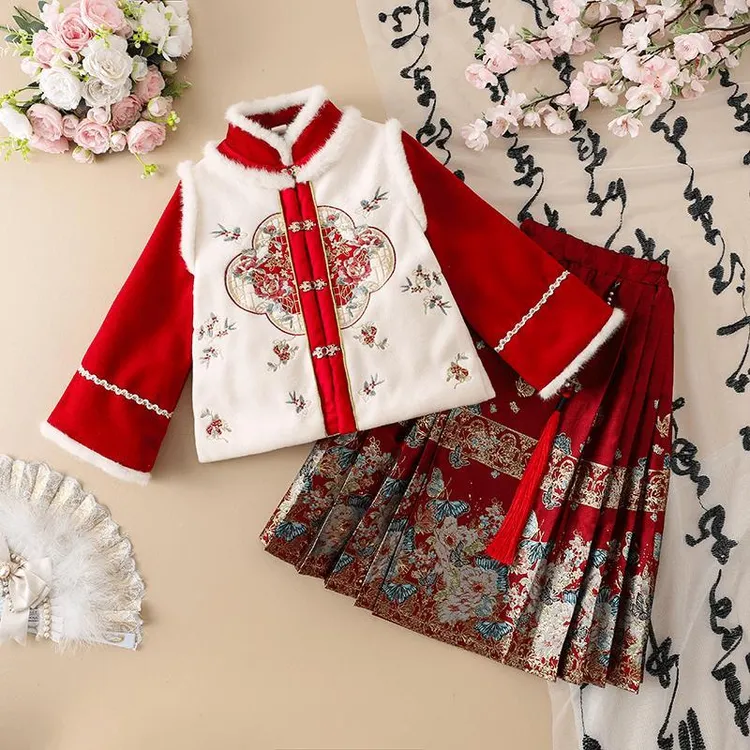 奥莱【专柜正品】冬季汉服套装2025新款儿童新中式国风衣织金马面裙