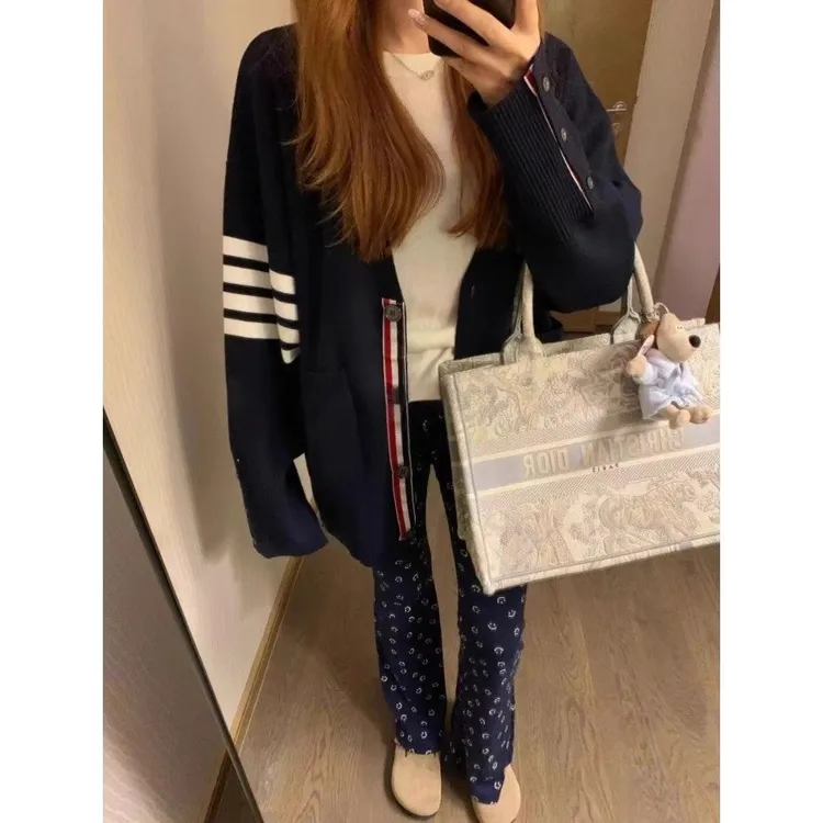 开衫毛衣女2025春秋四条杠学院风条纹V领高级感短款情侣针织外套