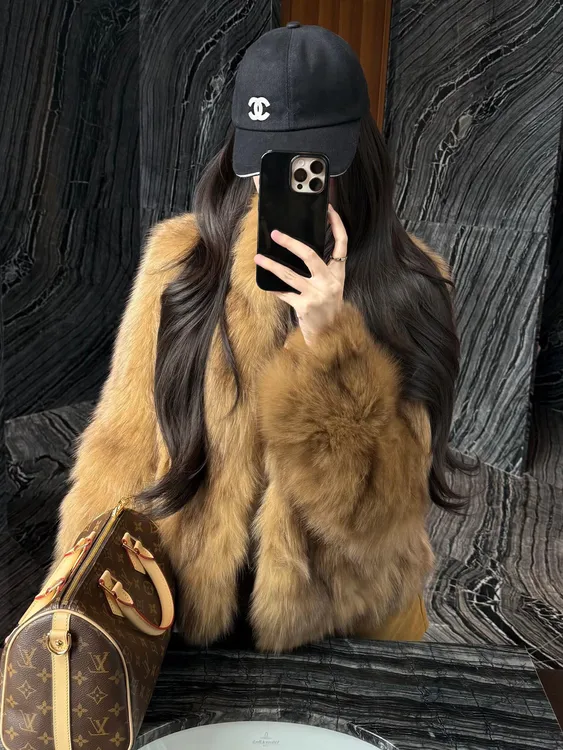 人造皮草 高级感仿狐狸毛皮草外套女短款冬新款皮毛一体毛毛上衣