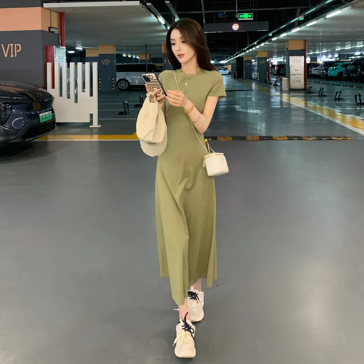 纯色巨好看的休闲连衣裙女夏季收腰显瘦气质减龄短袖长款t恤裙