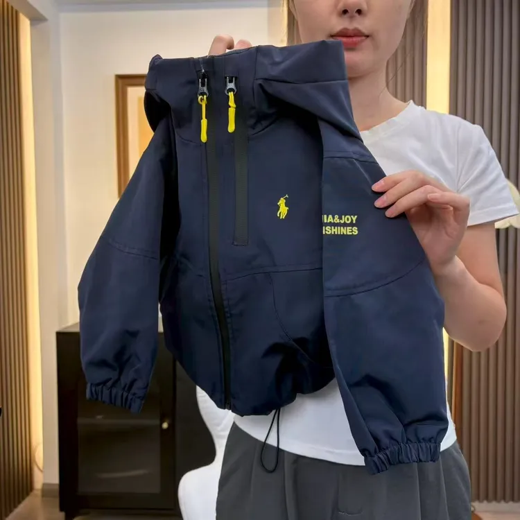 男女童秋装外套2025新款洋气儿童网红休闲冲锋衣春秋款连帽登山服