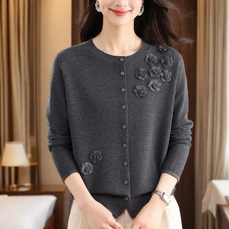 妈妈装羊毛薄款针织开衫上衣女2025秋季新款宽松长袖立体刺绣外套