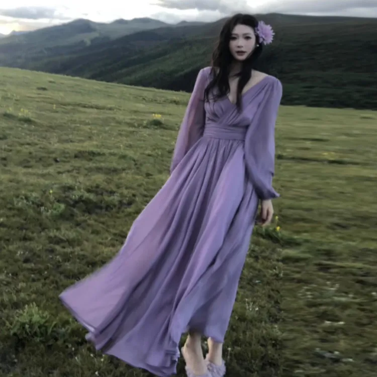 漂亮紫色v领长袖连衣裙子女2025早秋新款高级感巨好看的插腰长裙