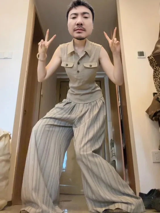 慵懒风运动服套装女夏季时尚高级感无袖上衣条纹阔腿裤休闲两件套