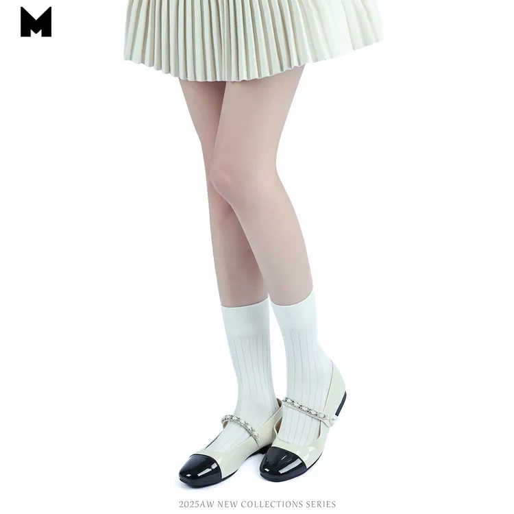 芭蕾风浅灰色中筒袜子女搭配玛丽珍鞋白色堆堆袜常规款秋天袜