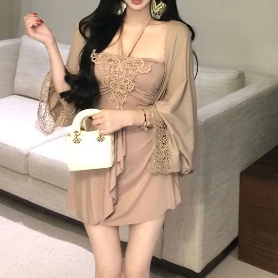 2024贵气休闲秋季时尚轻奢气质性感纯欲显瘦辣妹连衣裙女披肩套装