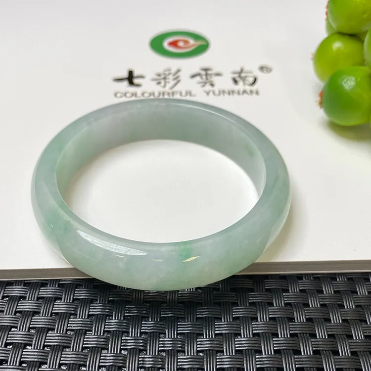 Colourful Yunnan/七彩云南冰种飘花翡翠手镯