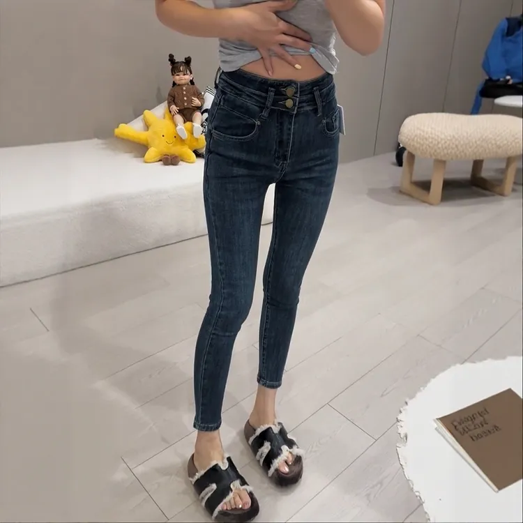 秋季新款水洗韩版两粒扣牛仔小脚裤大码女装高腰显瘦百搭铅笔裤子