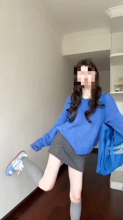 慵懒风蓝色针织衫灰色包臀短裙套装女2025新款松弛感小个子毛衣潮