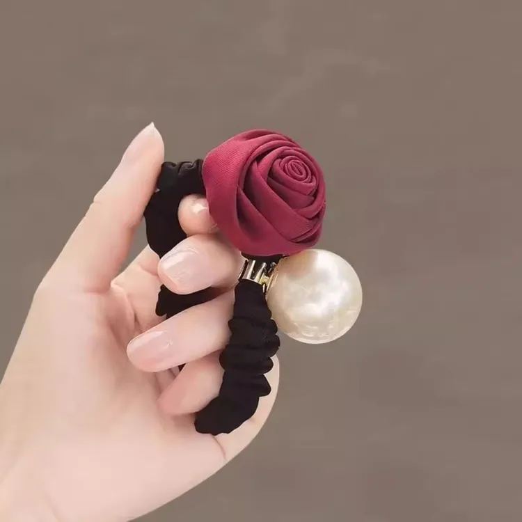 高级感珍珠玫瑰花发圈气质马尾高弹力头绳皮筋新款缎面头花发饰女
