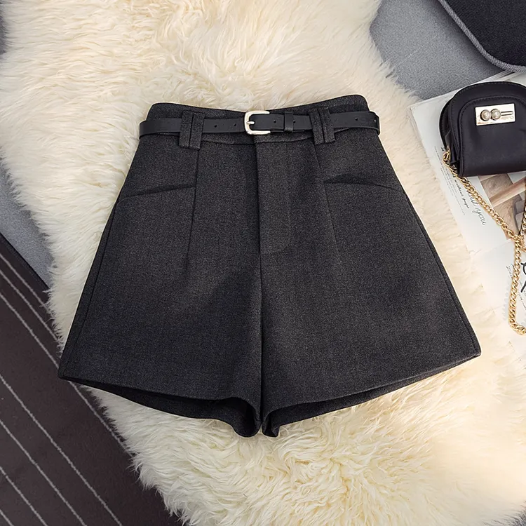 灰色毛呢西装短裤女秋冬2025新款小个子显瘦宽松高腰a字阔腿裤子