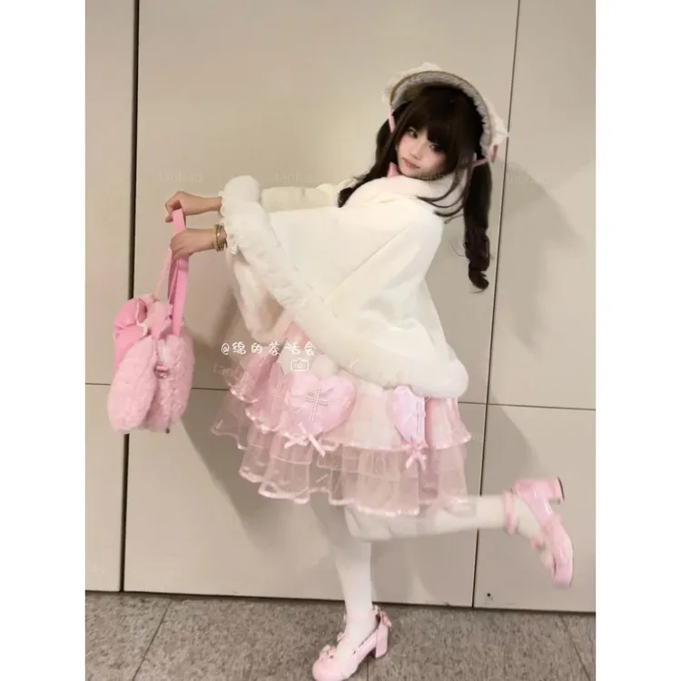 少女披肩白色毛绒短披肩外套可爱甜美lolita斗篷保暖洛丽塔外搭