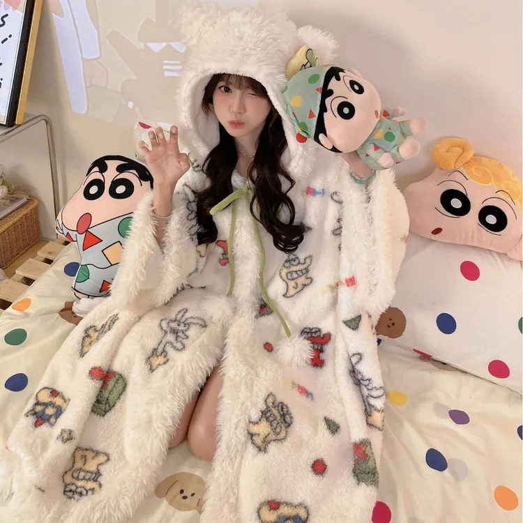 【下班】蜡笔小新斗篷披风睡衣女秋冬季款睡袍珊瑚绒加厚法兰绒睡裙