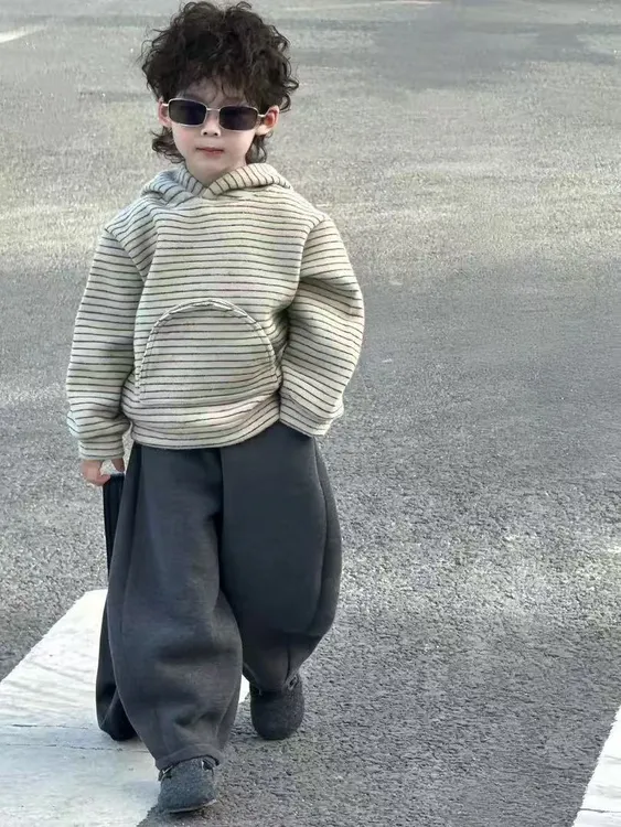 2025秋季新款儿童韩版可爱条纹卫衣弯刀裤套装幼儿园休闲