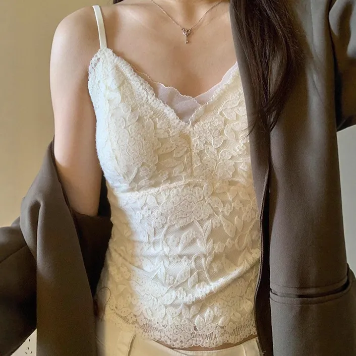 纯欲蕾丝吊带背心女内搭秋冬带胸垫美背文胸一体v领修身抹胸上衣