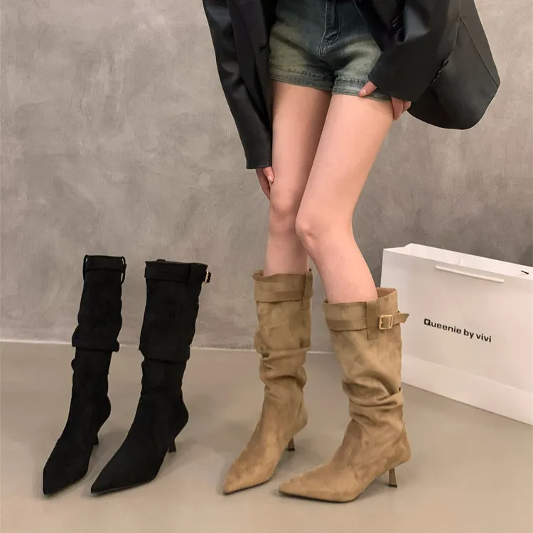 香港尖头高跟卡其色瘦瘦长靴女鞋2024秋季复古堆堆靴中筒骑士靴子