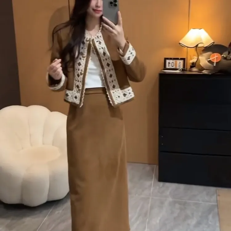7672025秋网红新款美拉德套装裙设计感蕾丝花边拼接短外套半身裙