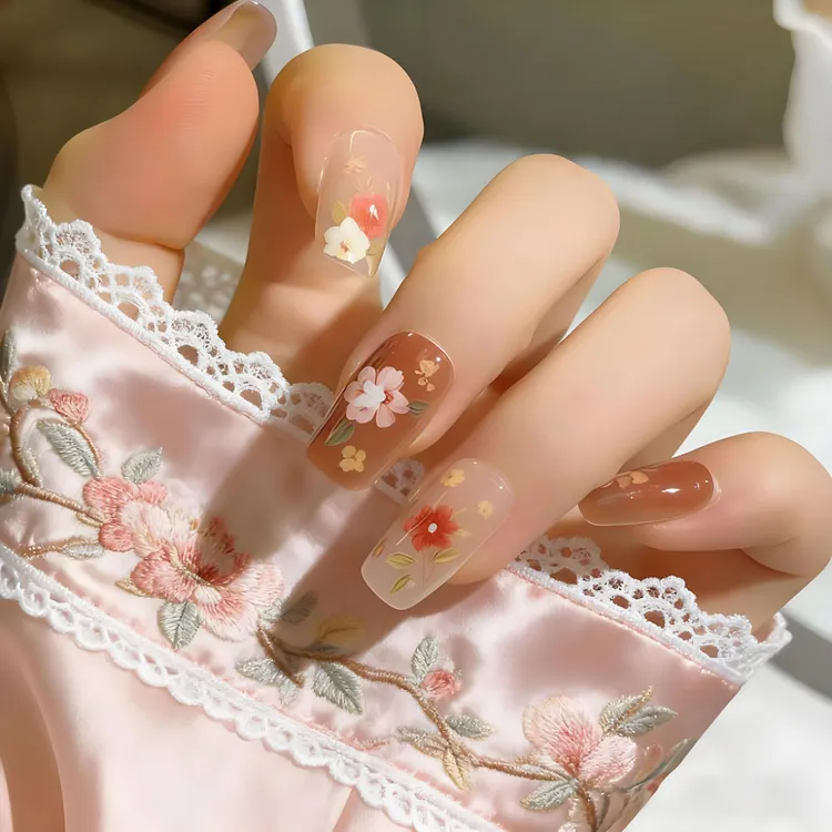 国风穿戴甲手绘花卉纯手工新中式短款高级感汉服百搭美甲贴片显白