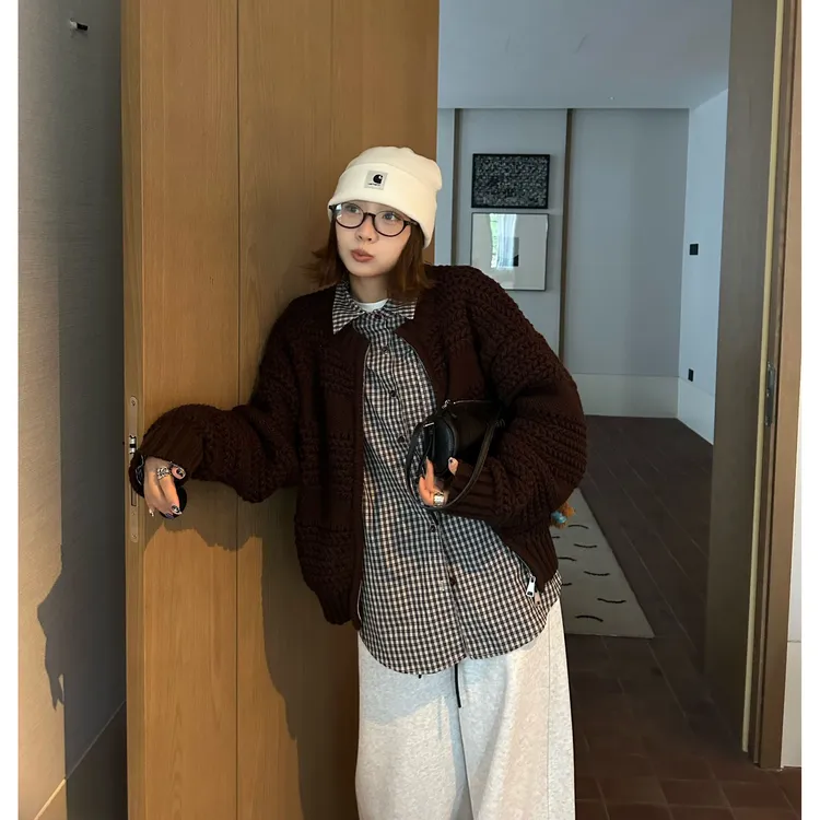 Our2【氛围感毛衣】秋冬季复古宽松型针织女开衫款【8359】