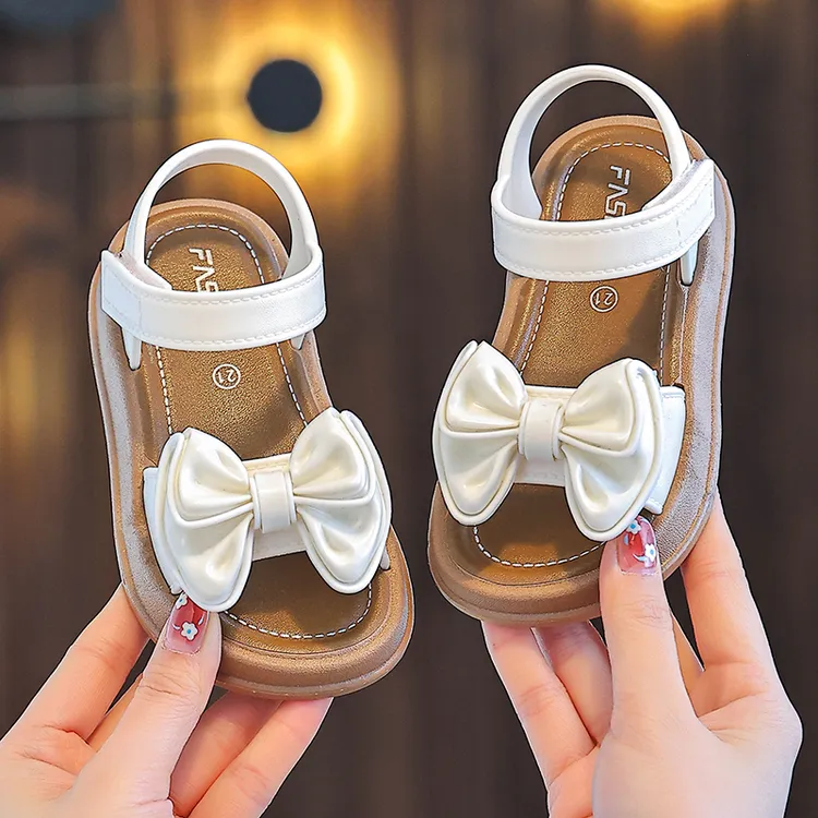 女童凉鞋夏季新款中小童时尚潮版小女孩公主鞋沙滩凉拖鞋