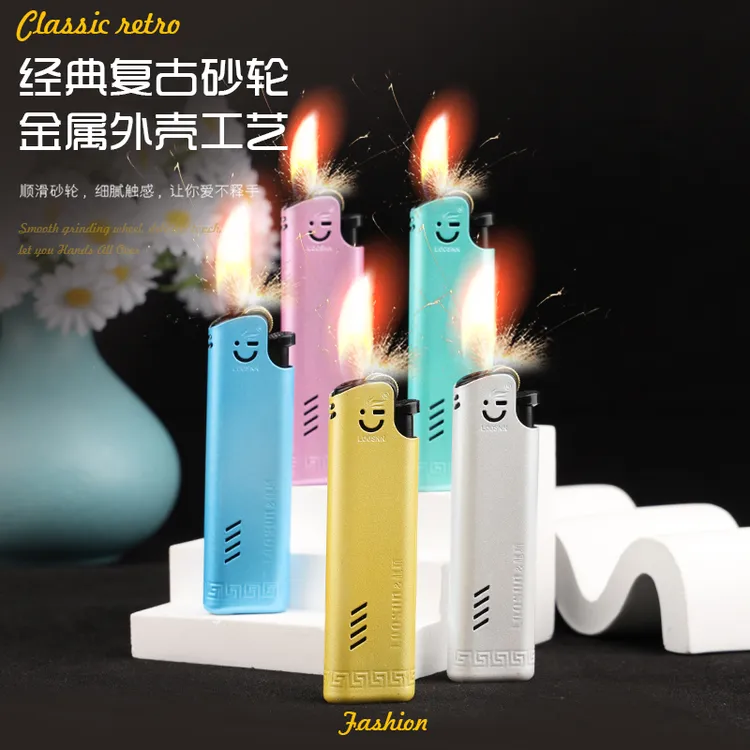 龙顺打火机批发耐用滚轮打火机定制一次性砂轮明火家用简约齿轮