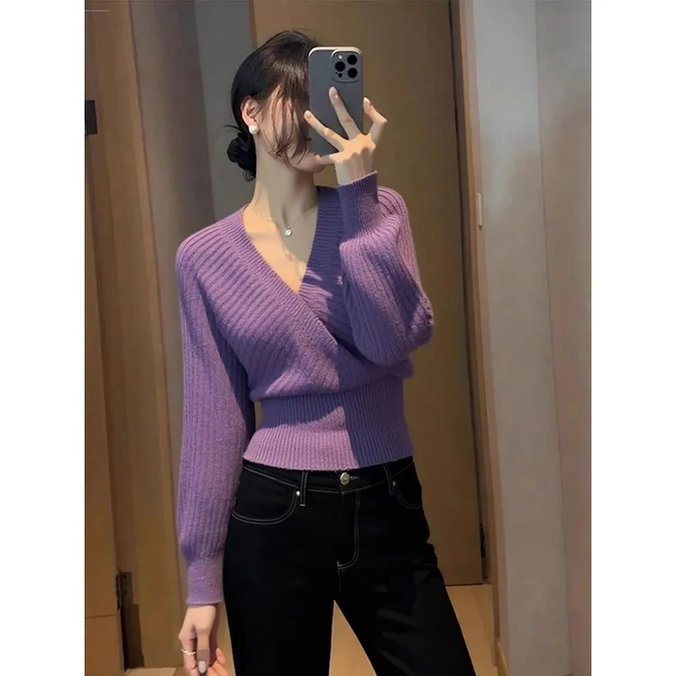 多巴胺轻熟风设计感紫色针织毛衣秋季新款V领长袖收腰显瘦上衣女