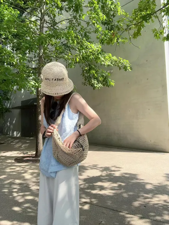 2025夏季新款法式垂感气质挂脖上衣高腰百搭直筒休闲裤两件套装