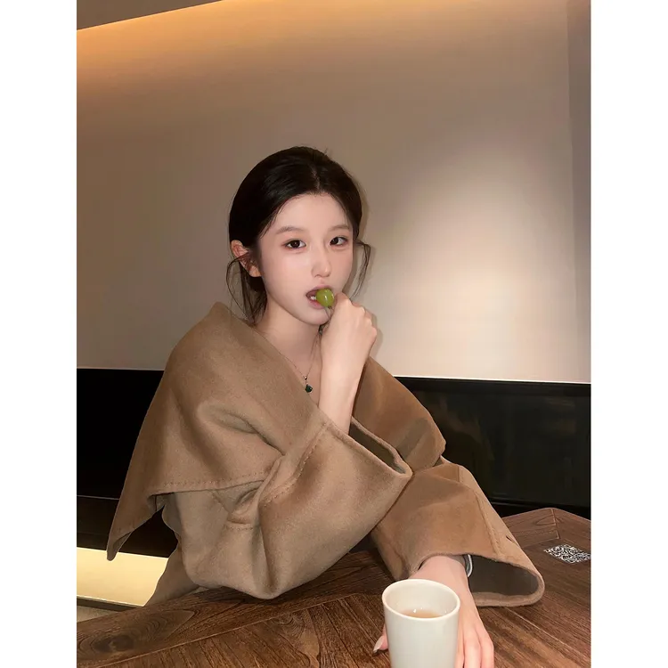 复古气质高级感奶驼色大翻领长款大衣外套女2025秋冬新款轻奢上衣