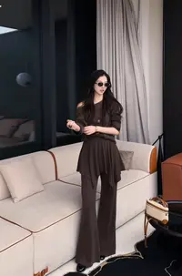 2025秋季新款一字翻领露肩上衣设计感屁帘阔腿裤卫衣套装女