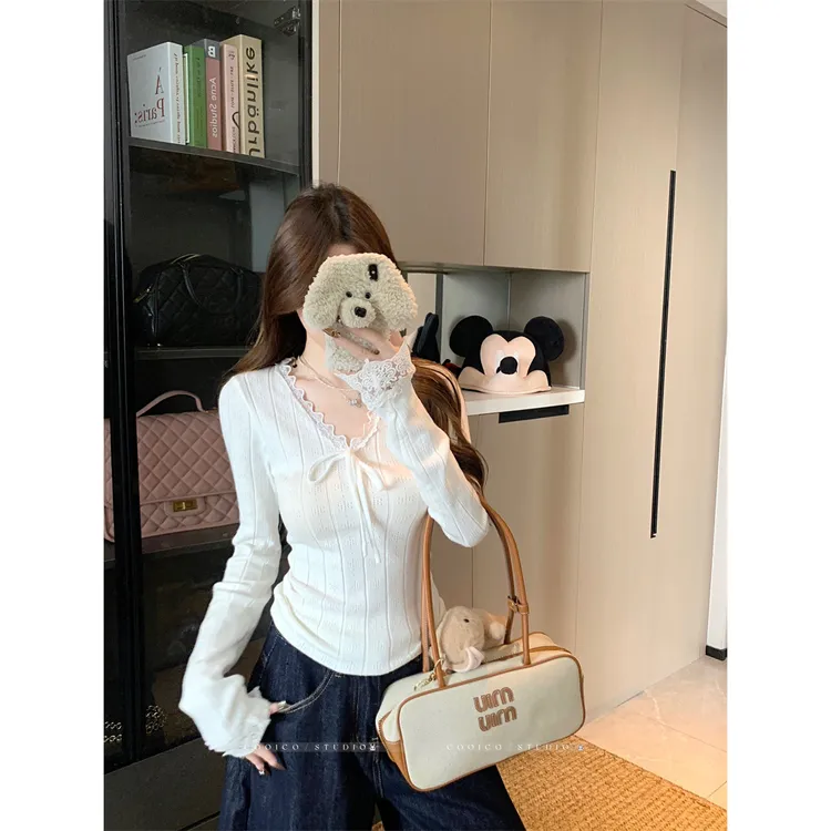 纯欲设计感蕾丝花边v领长袖T恤女秋季新款收腰修身内搭打底衫上衣