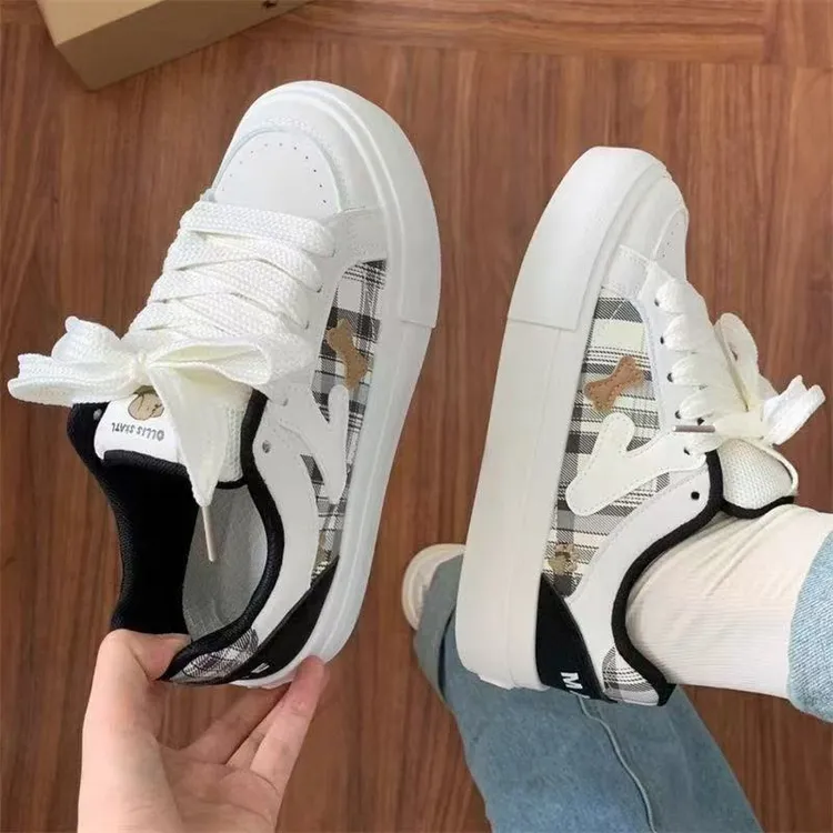 2025年秋季潮流新品可爱小狗骨头印花设计超高颜值休闲滑板鞋潮女