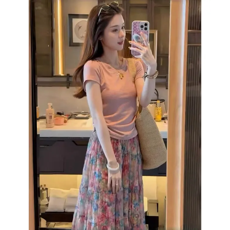 韩版时尚套装搭配一整套粉色短袖T恤+中长款温柔风印花半身裙女夏